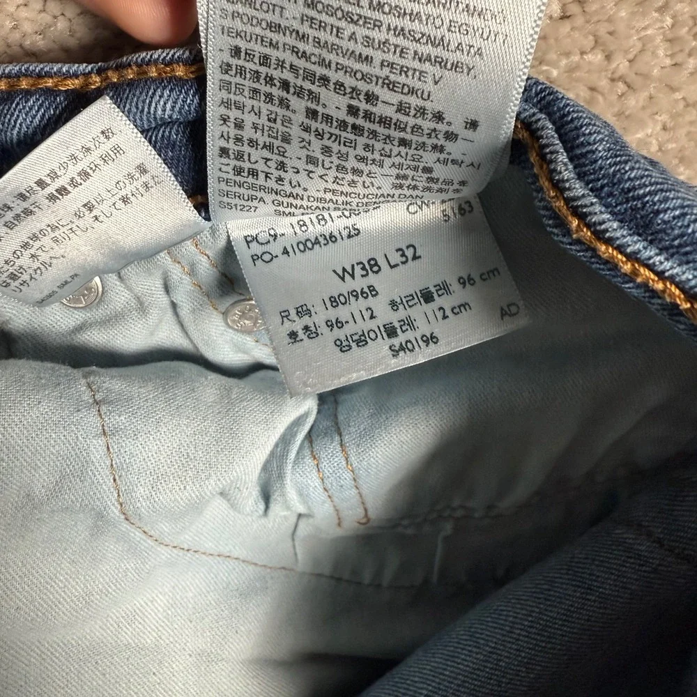 Levi's 541 Athletic Taper Men's 38x32 Blue Denim Jeans Medium Wash Stretch